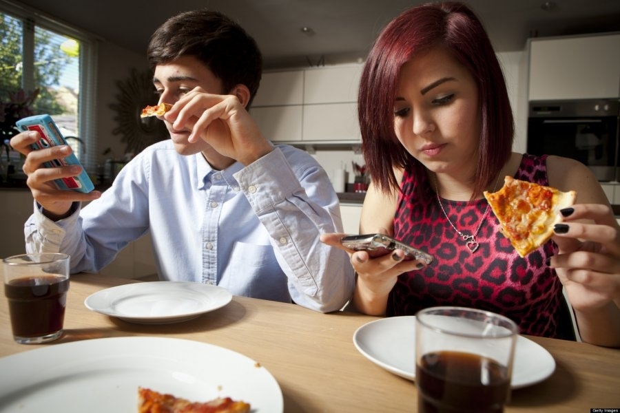 telefon-bagimli-yemek-gidahatti