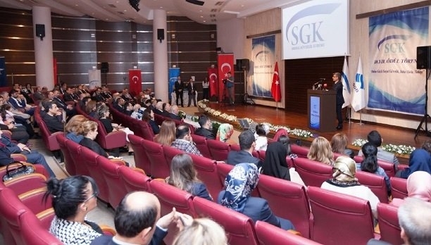 SGK istihdama katkı sağlayan şirketleri ödüllendirdi